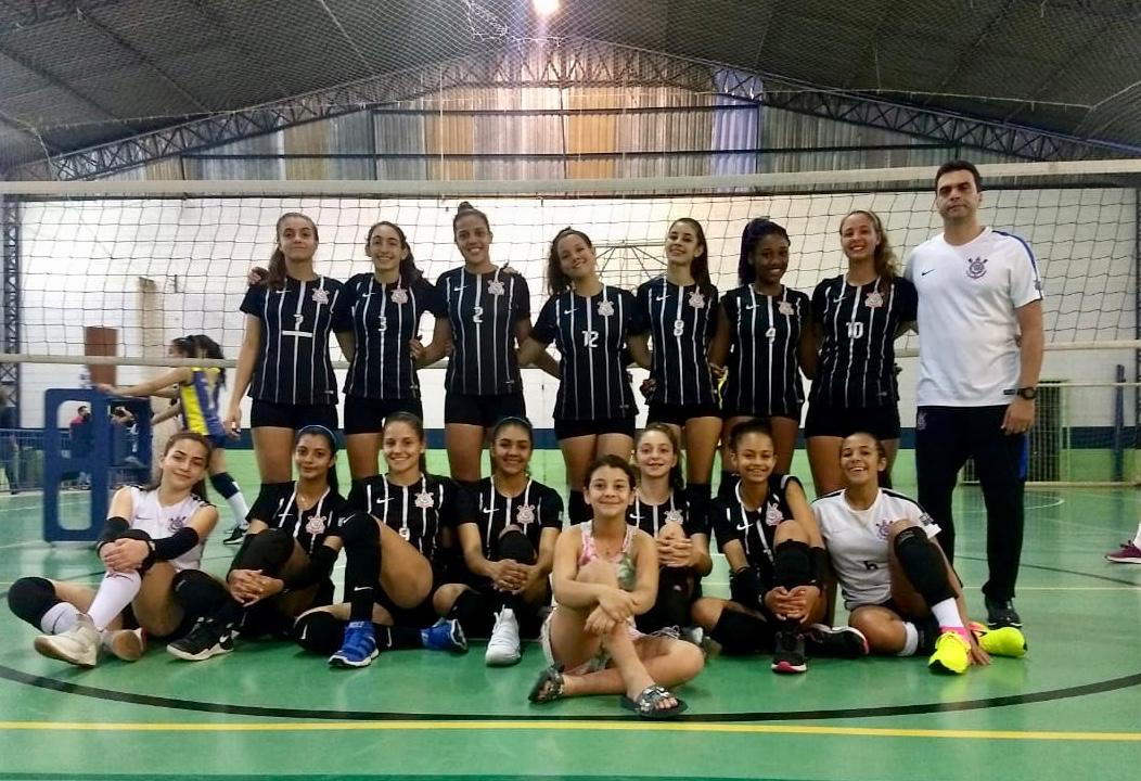 Vôlei Feminino Sub-13: Corinthians supera Guarulhos pelo Campeonato Paulista