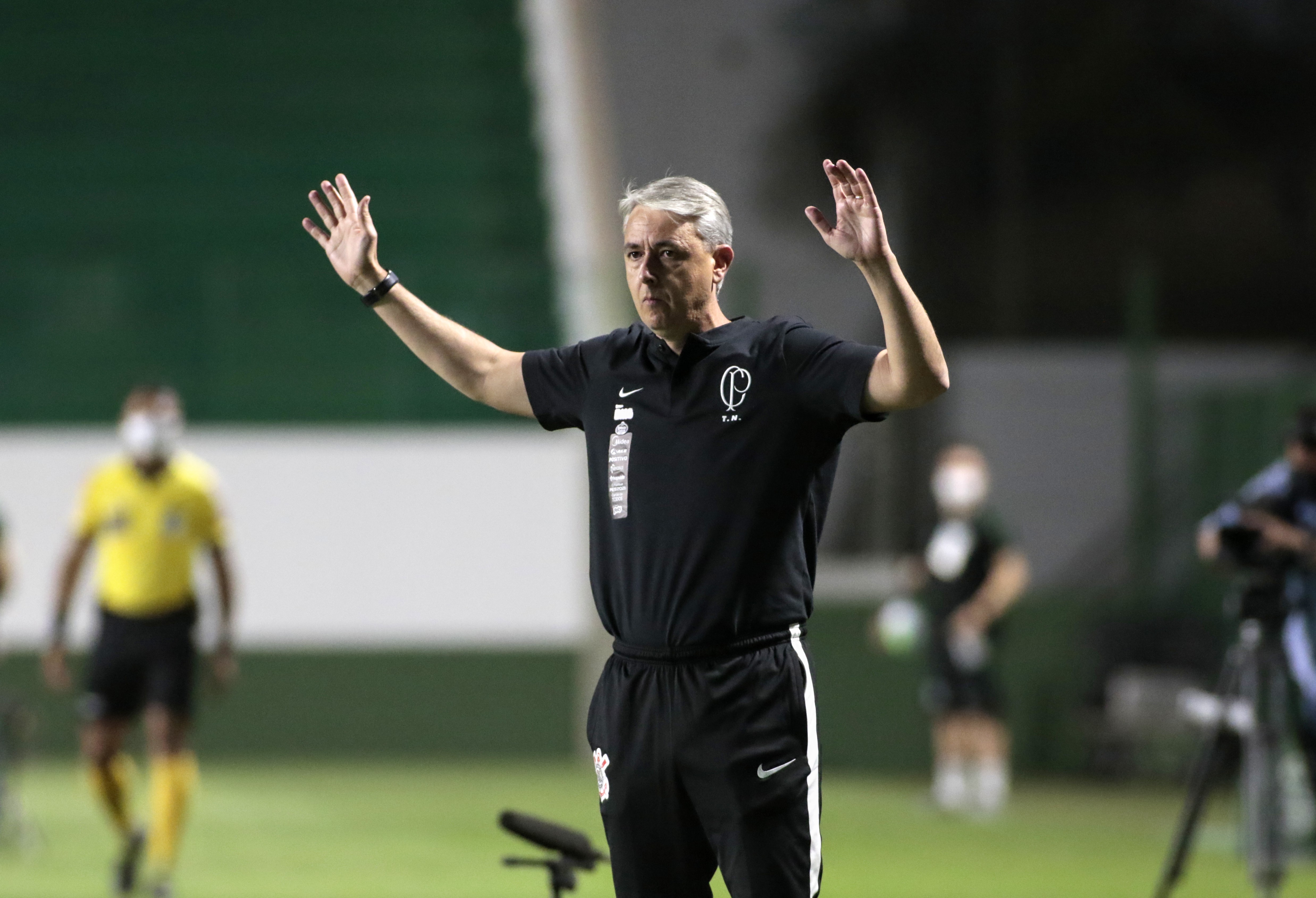 Técnico do Goiás diz que equipe merecia resultado melhor contra Corinthians