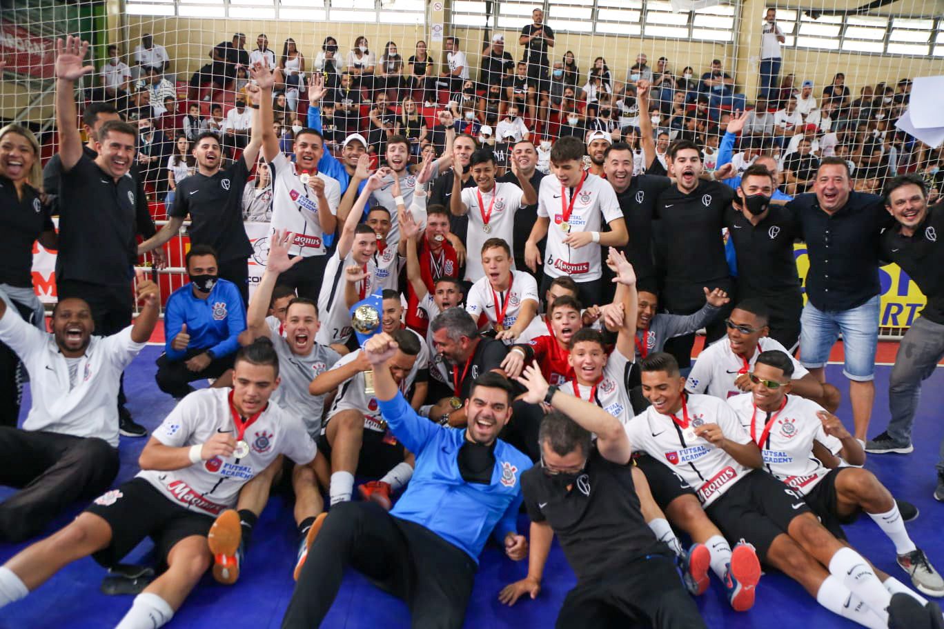 Corinthians Futsal inicia série Ganhando e Formando nas redes sociais