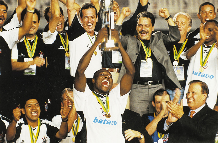 Campeão mundial em 2000, Oswaldo de Oliveira é novo técnico do