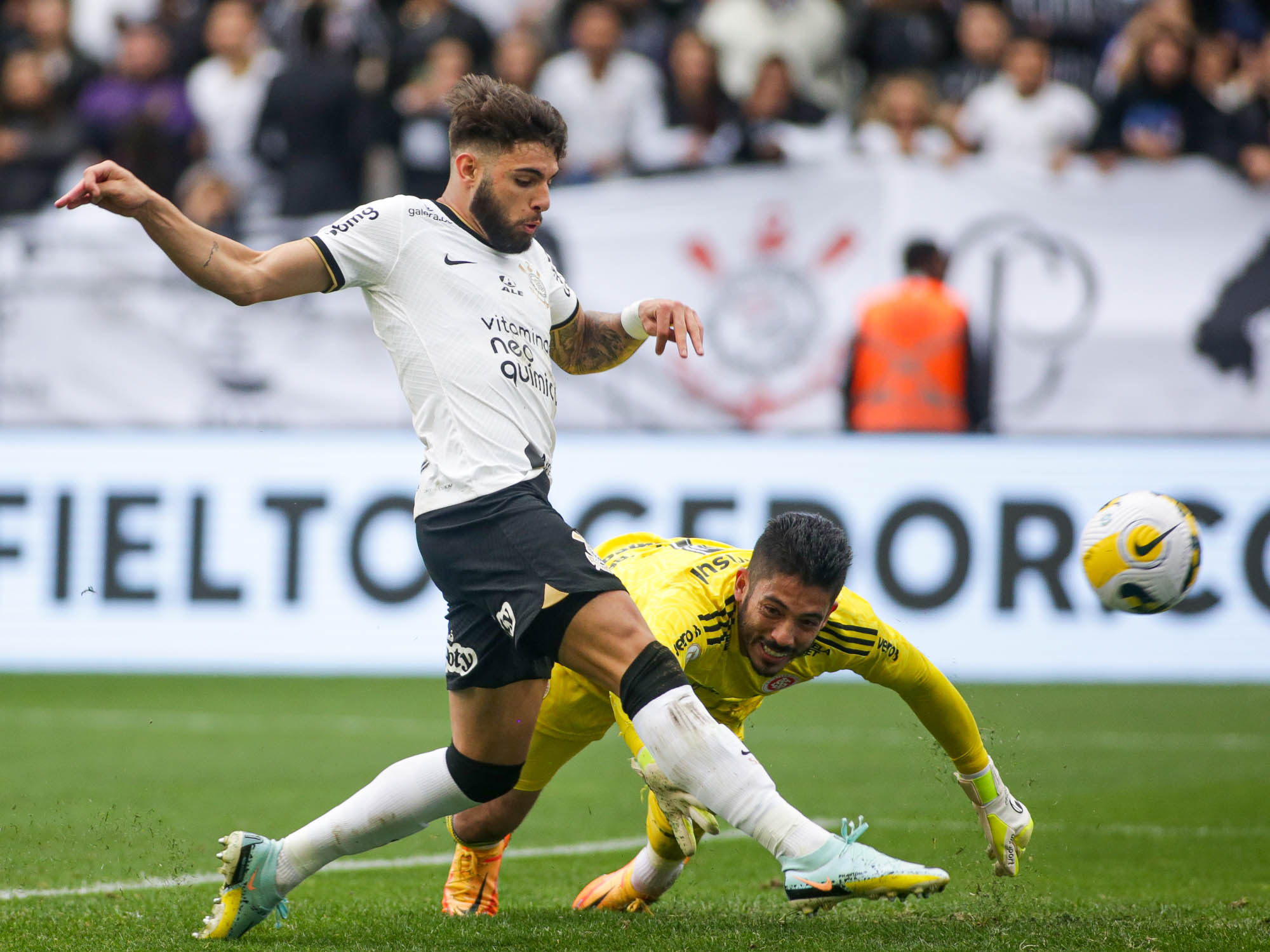 Corinthians volta a fazer gol em cobrança de escanteio após mais