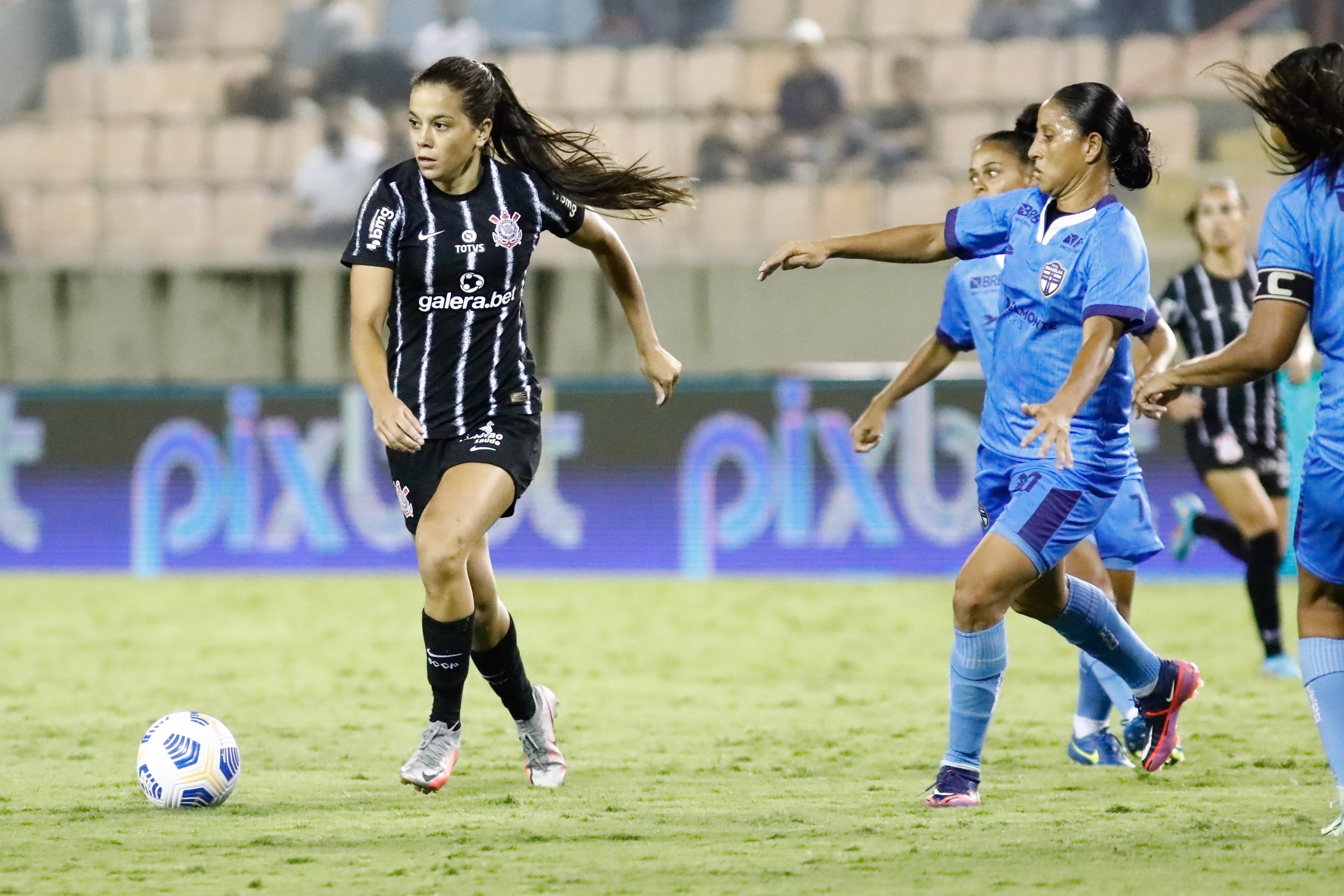 Jogos do time feminino do Corinthians seguirão sem presença de