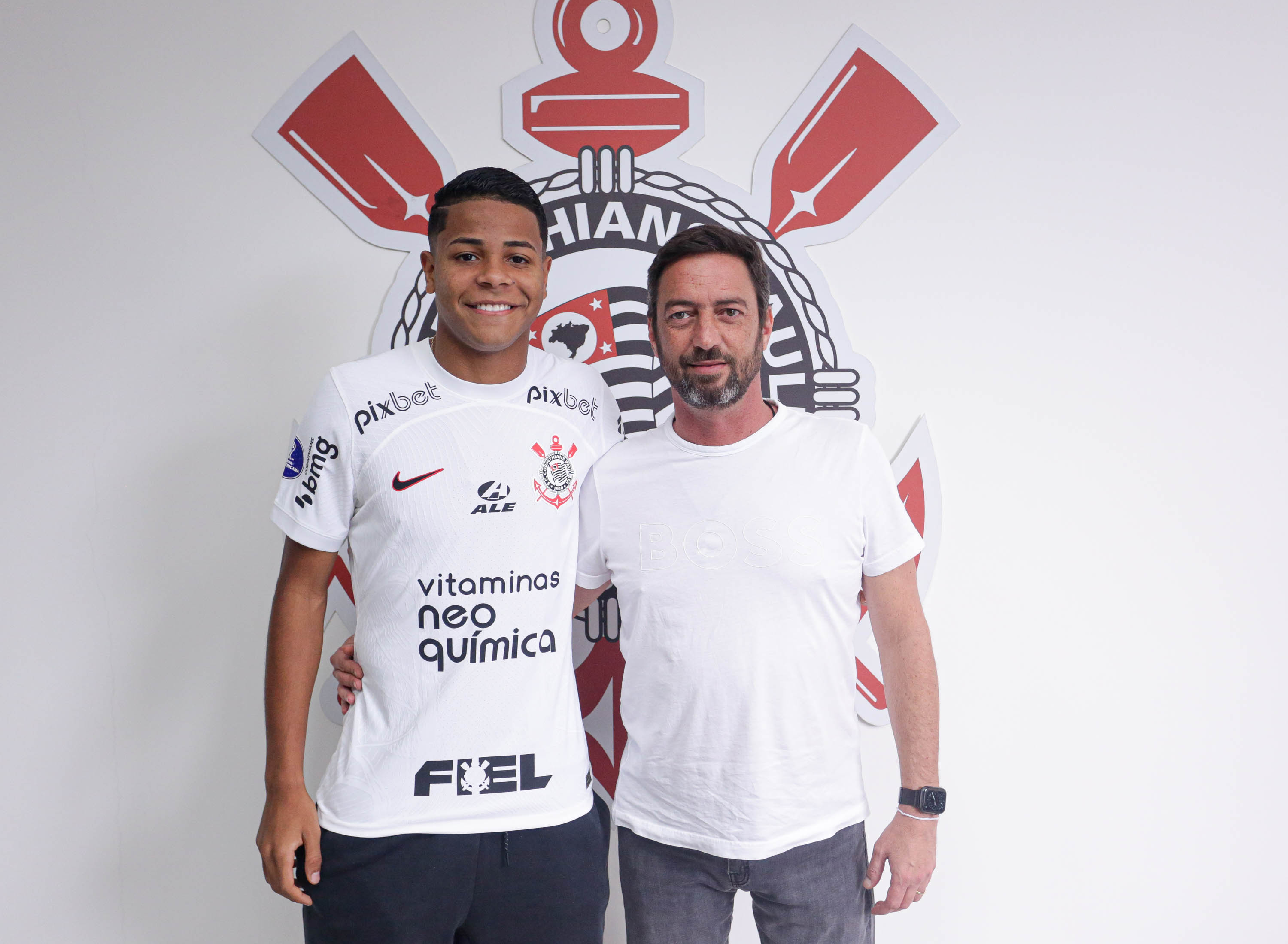Corinthians estende contrato de Wesley
