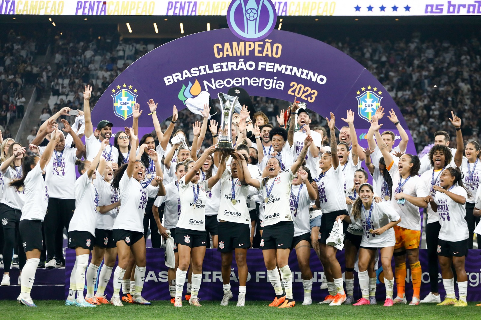 De virada, Timão vence Ferroviária é pentacampeão brasileiro de Futebol  Feminino