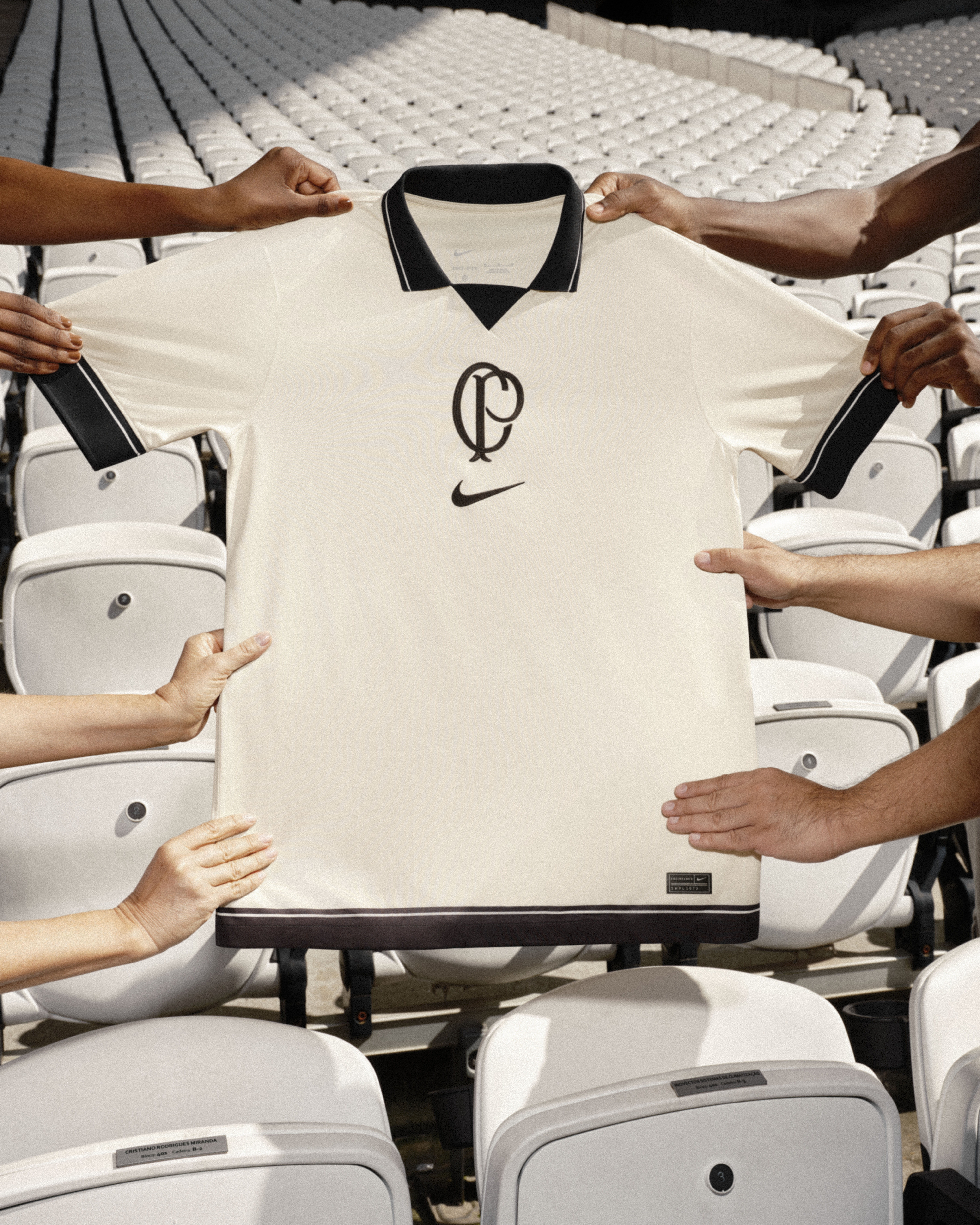 Nike e Corinthians estreiam 4ª camisa, escolhida pela torcida, em jogo da  37ª rodada