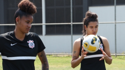 Futebol Feminino: invictas, brabinhas do Corinthians vencem etapa do  Festival Sub-14