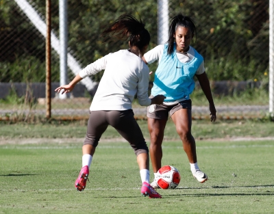 Futebol feminino: Brabas treinam forte no feriado, de olho na retomada das partidas