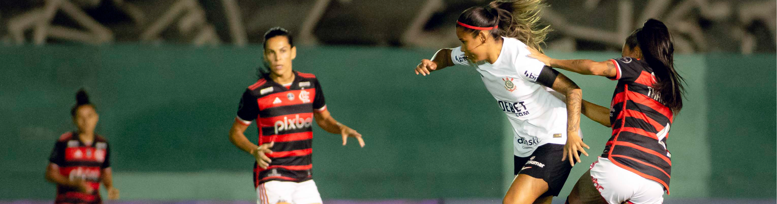 Futebol feminino: Corinthians domina o Flamengo, vence de virada e segue líder do BR